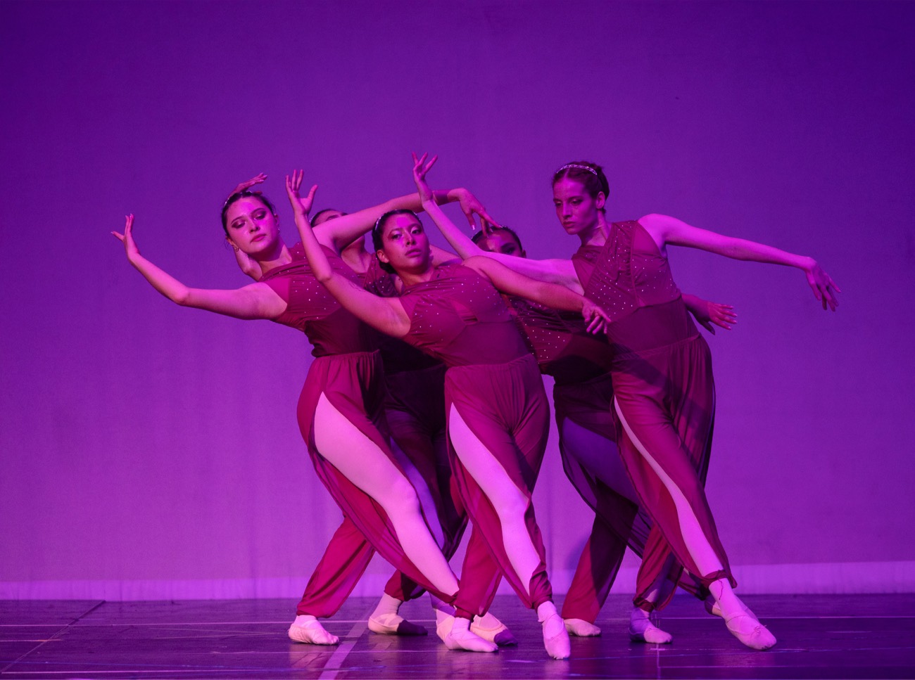 Clase de Danza Contemporánea en En Avant